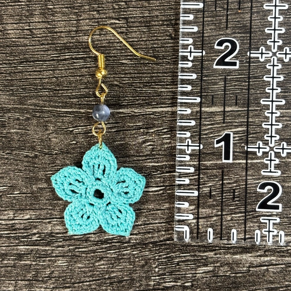 NEW Elegant Blue Floral Crochet Earrings - Picture 3 of 5